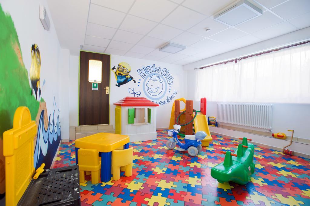 Ligure Residence Пьетра-Лигуре Экстерьер фото