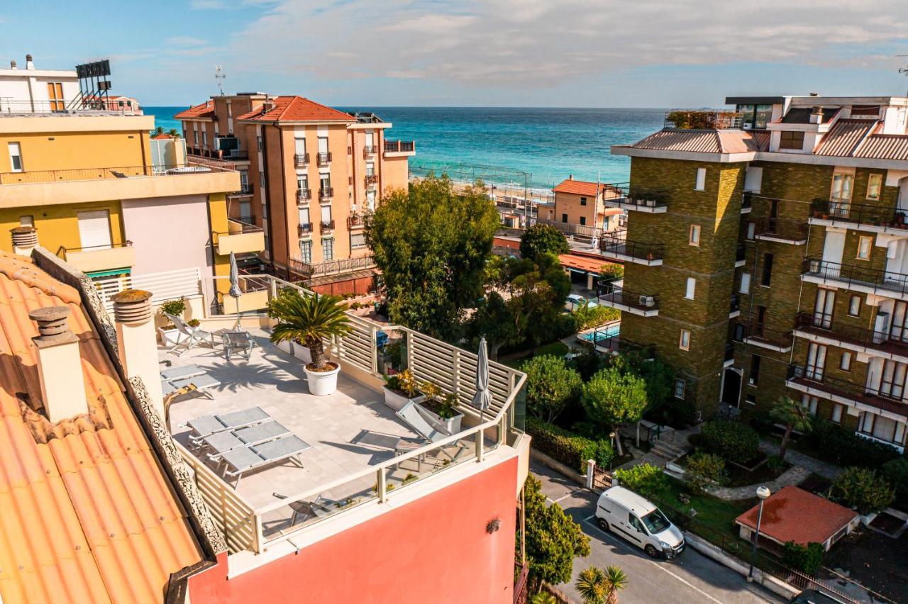Ligure Residence Пьетра-Лигуре Экстерьер фото