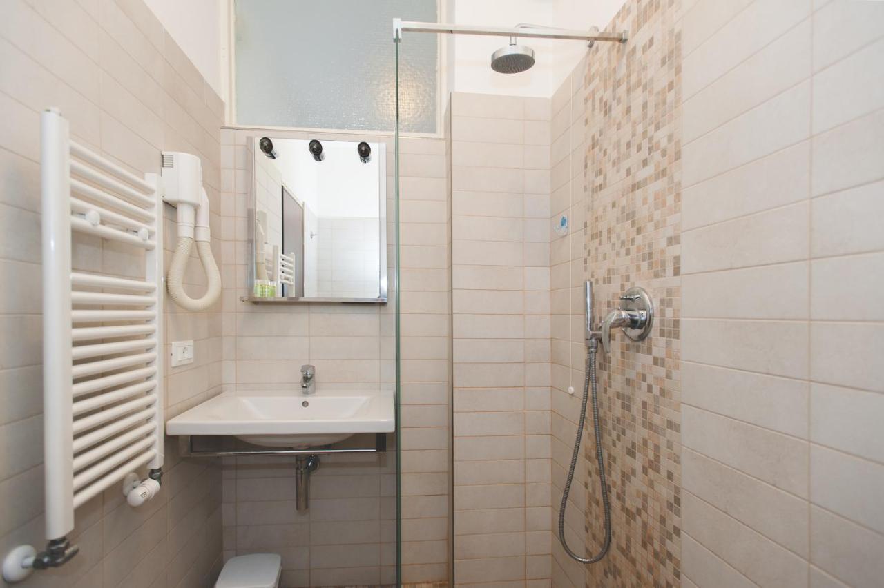 Ligure Residence Пьетра-Лигуре Экстерьер фото