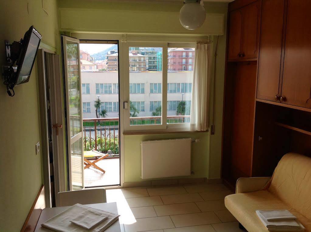 Ligure Residence Пьетра-Лигуре Экстерьер фото