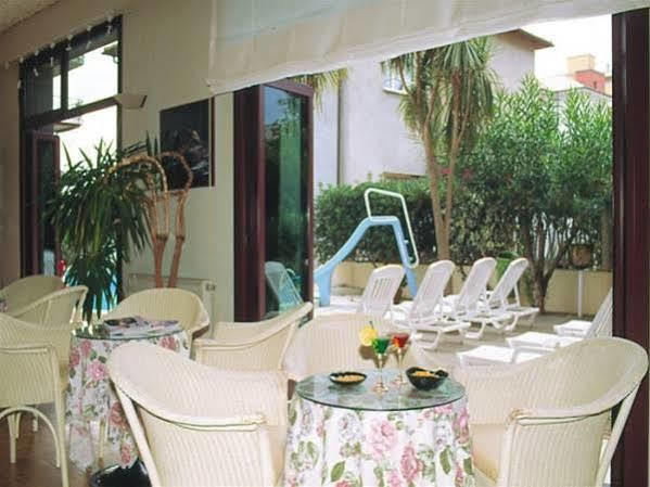 Ligure Residence Пьетра-Лигуре Экстерьер фото